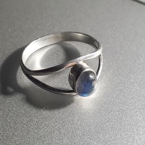 925 Sterling Silver Bezel Set Oval Labradorite Ring